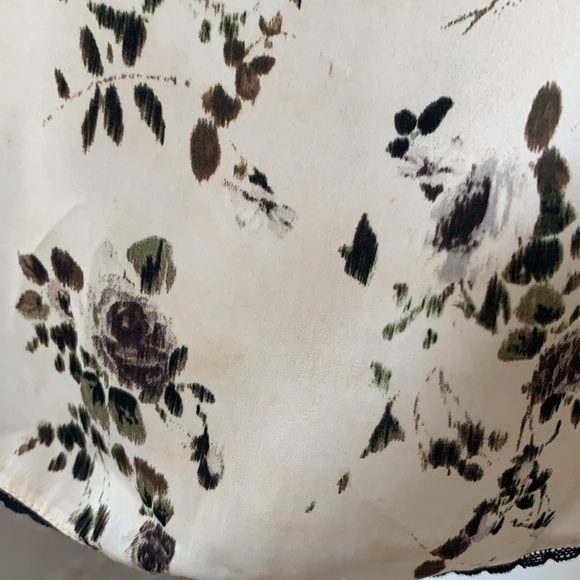 ZARA CAMISOLE: Size EUR SMALL. With dainty border at the bottom. - Picture 7 of 7